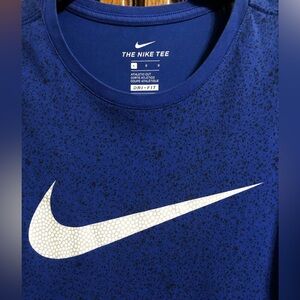 THE NIKE TEE - BLUE